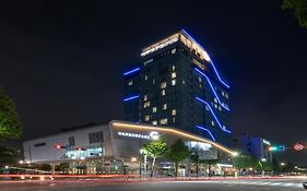 Harbor Park Hotel